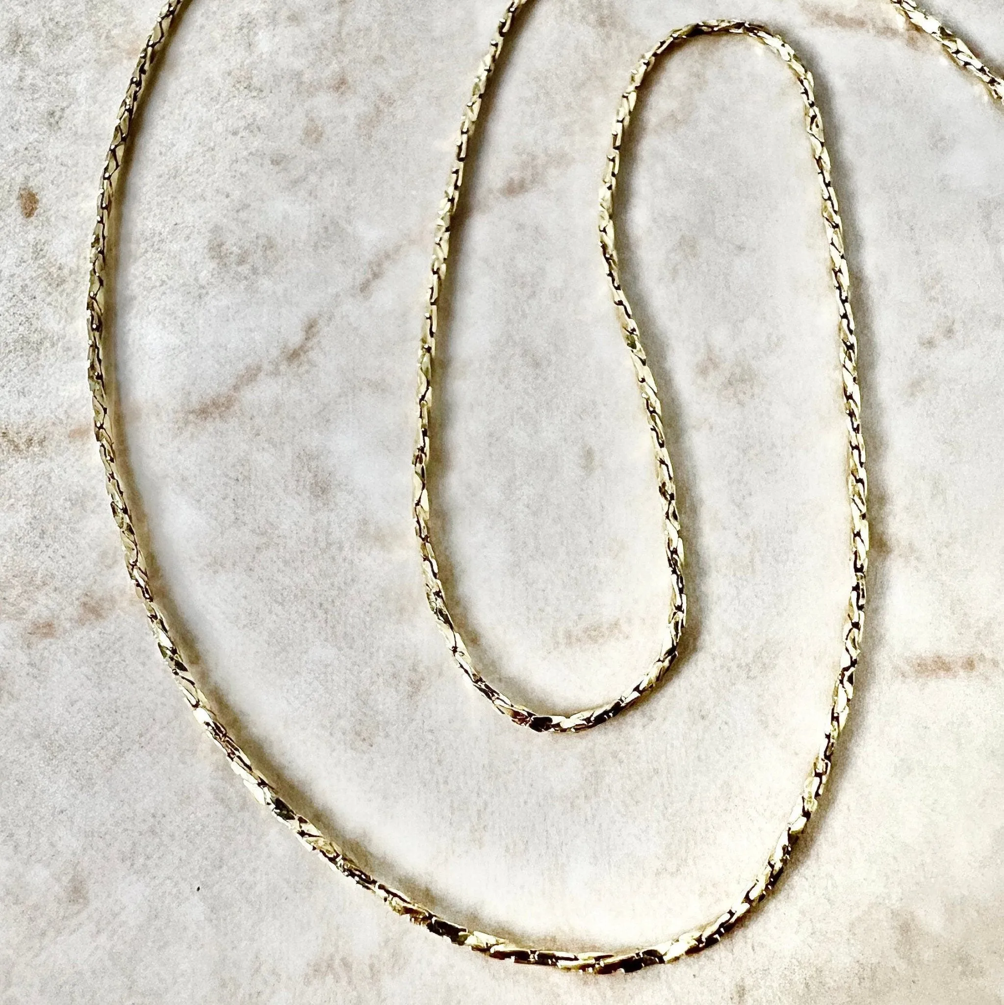 Vintage Italian 18 Karat Yellow Gold 16.25 Inches Chain Necklace By UnoAErre