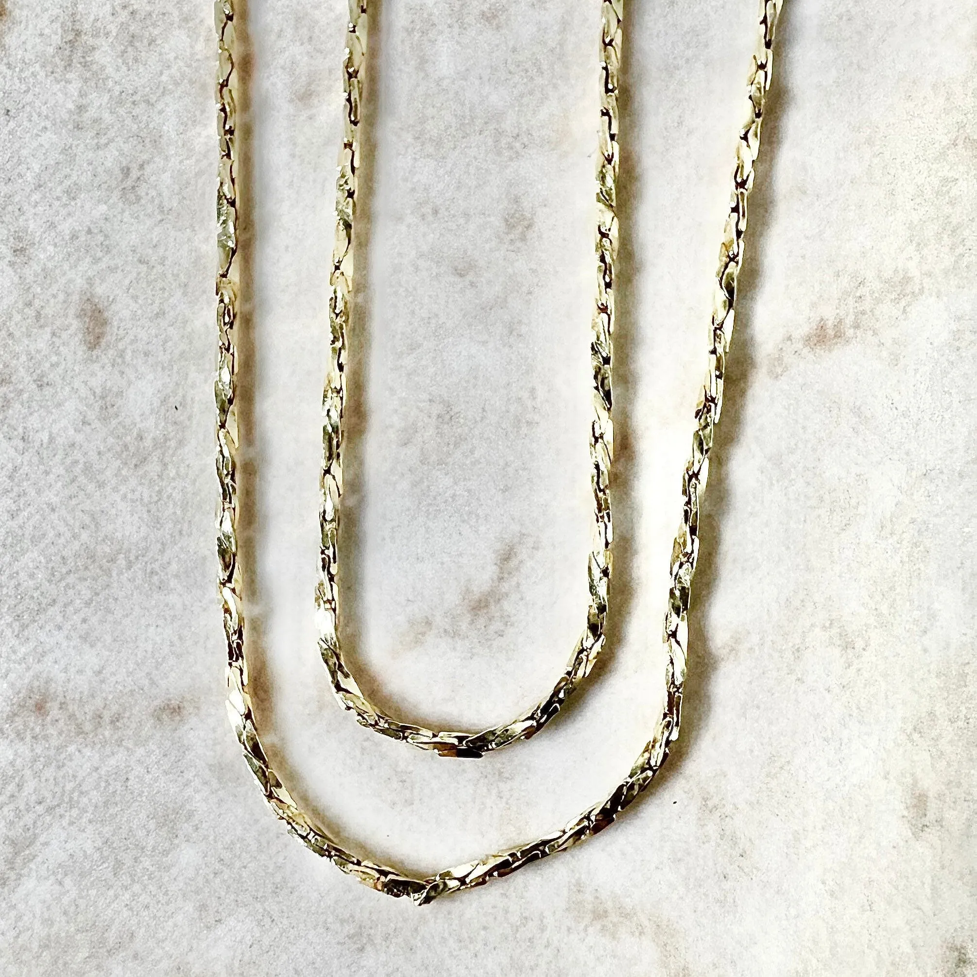 Vintage Italian 18 Karat Yellow Gold 16.25 Inches Chain Necklace By UnoAErre
