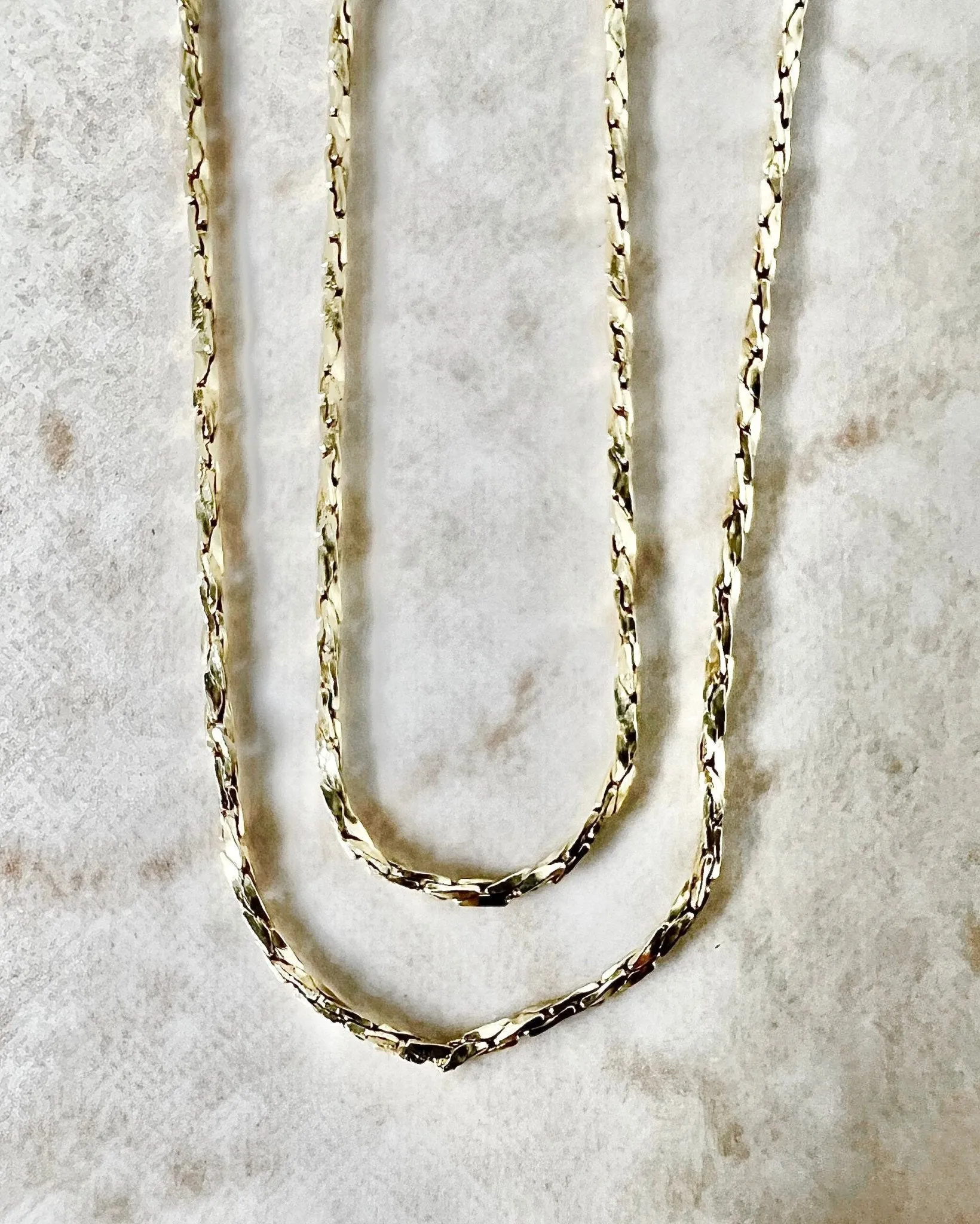 Vintage Italian 18 Karat Yellow Gold 16.25 Inches Chain Necklace By UnoAErre