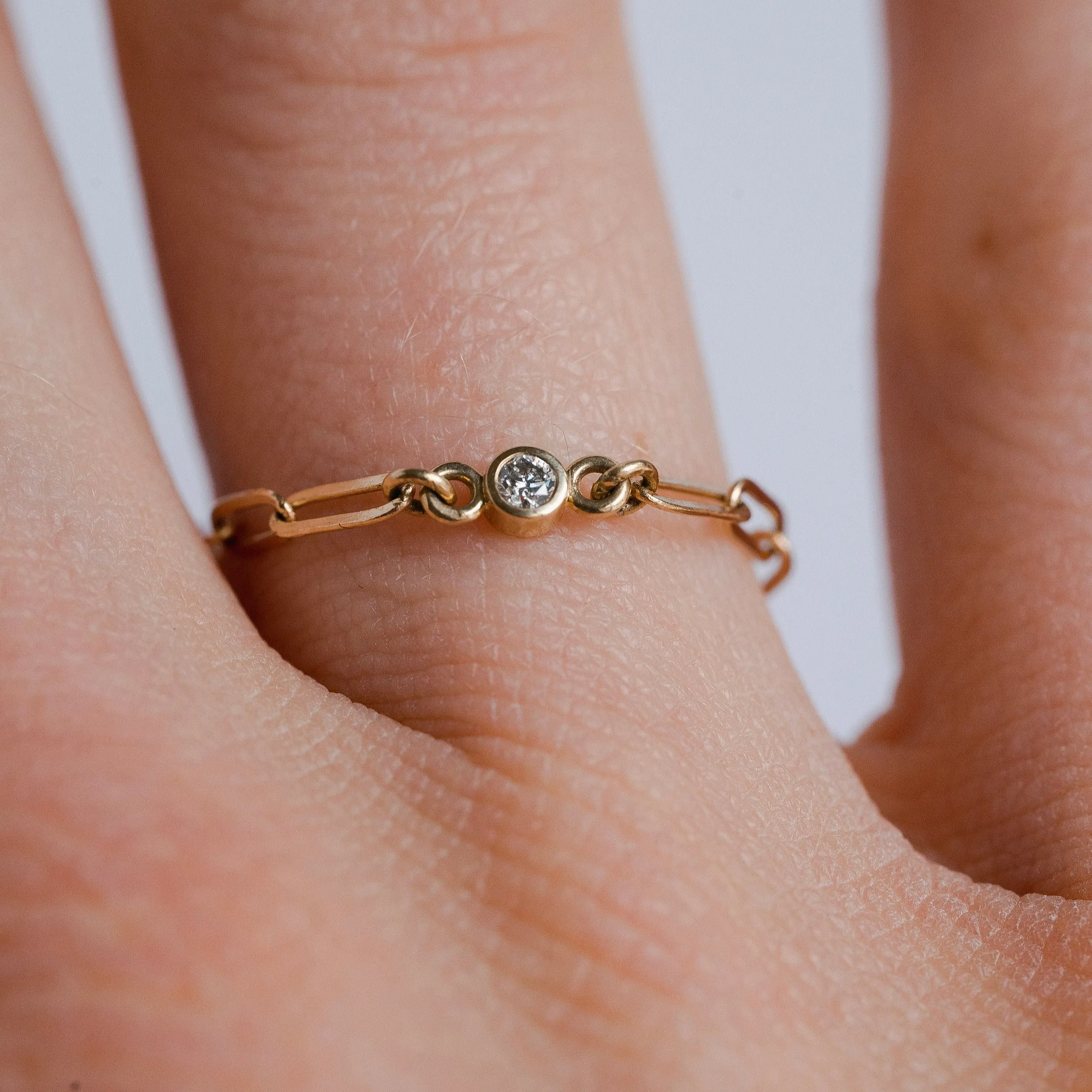 Yellow Gold Paperclip Chain Ring in 14 Karat Yellow Gold (with Lab Created Diamond)