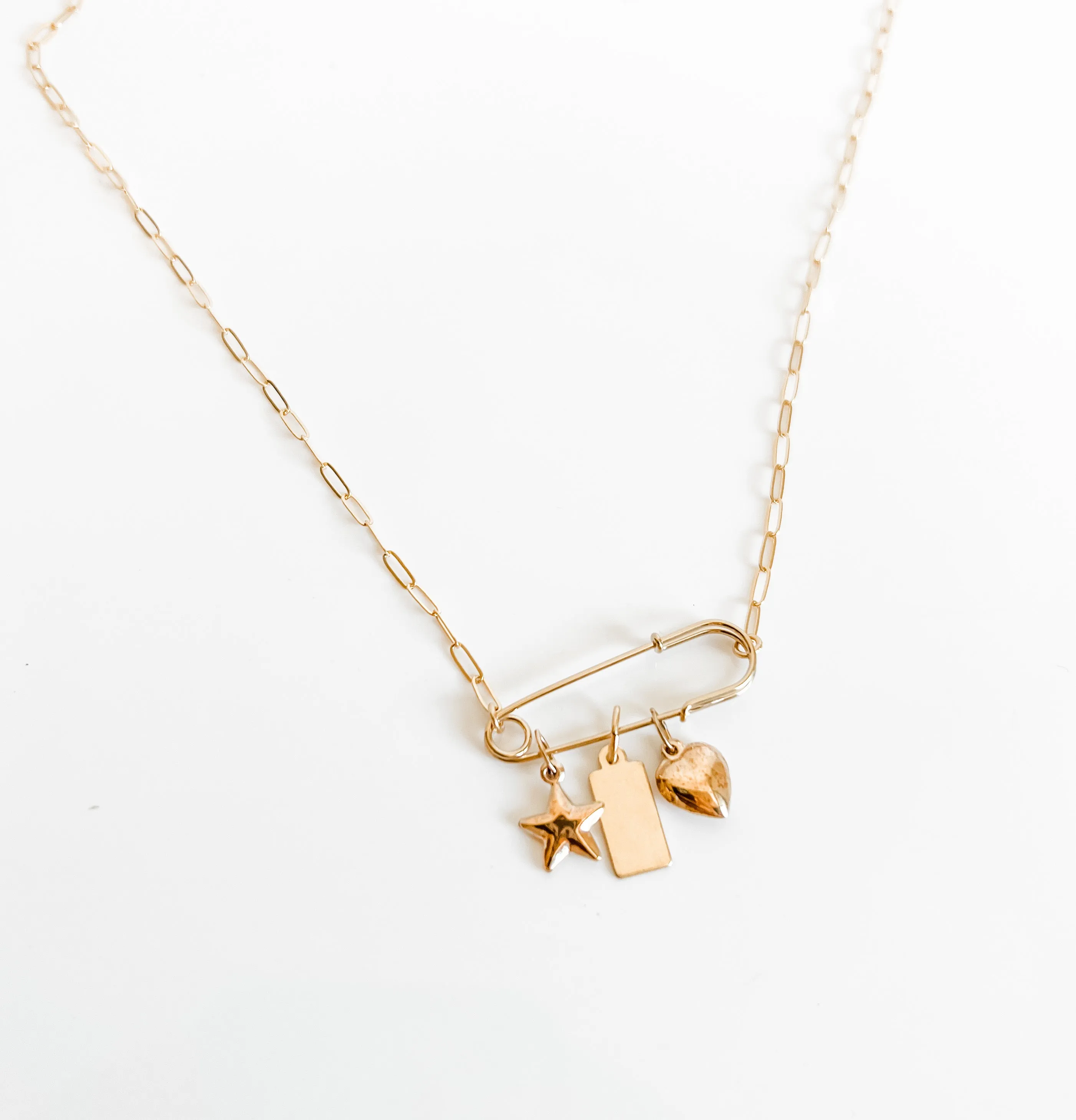 ZIZI PAPERCLIP CHARM NECKLACE